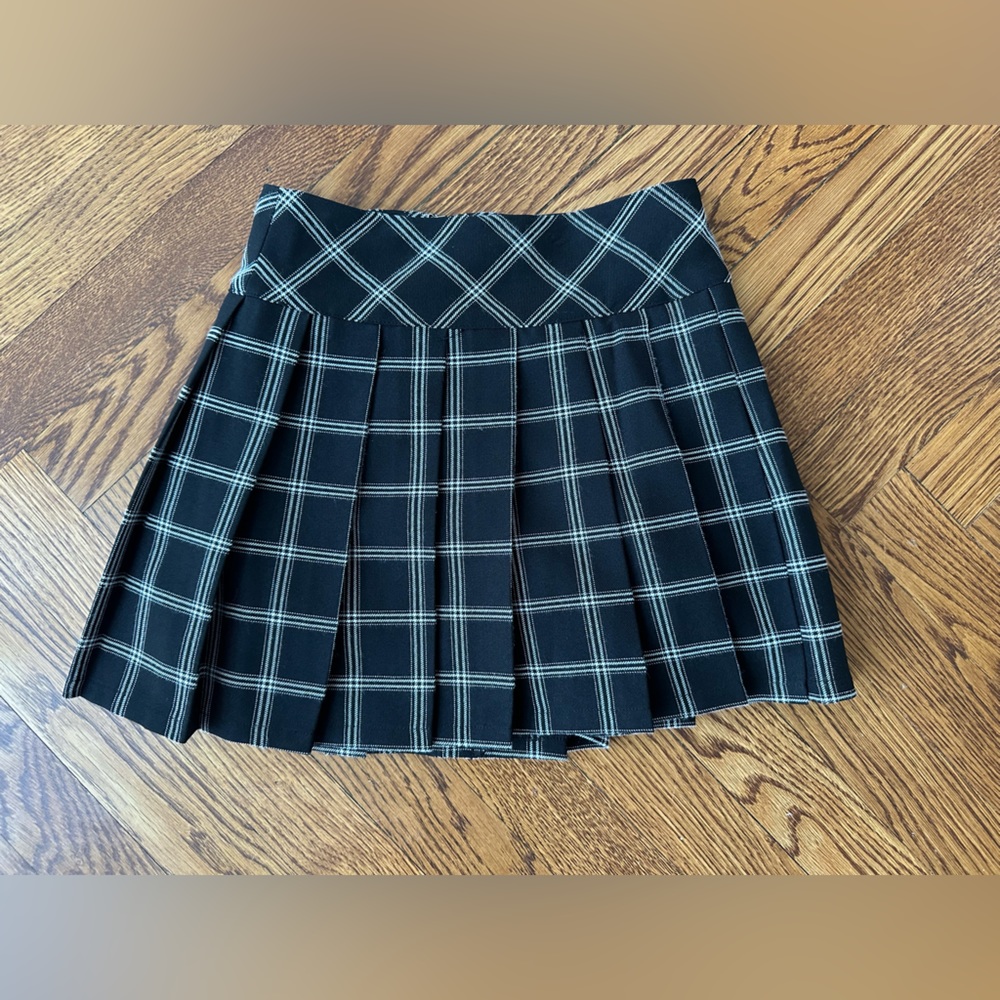NWOT KATIEJ NYC Girls Plaid Skirt Black and White Size M